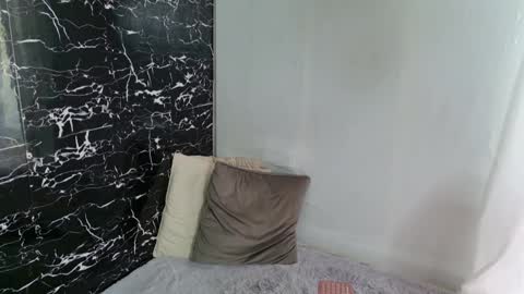 Snapshot of monique_a chatting on January 8, 11:32 am Ask me online show from January 8, 11:32 am