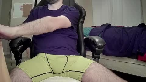 Snapshot of monkey_4u chatting on October 3, 11:57 pm monkey_4u online show from October 3, 11:57 pm