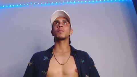 simon dice online show from January 8, 9:17 pm