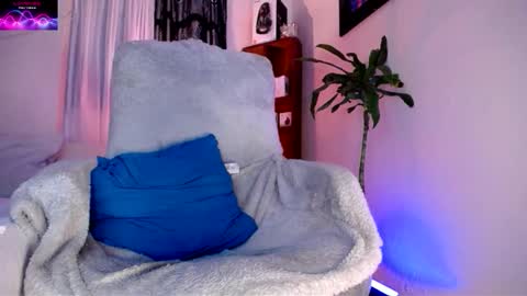 Snapshot of monnojones chatting on October 11, 1:49 am monnojones online show from October 11, 1:49 am