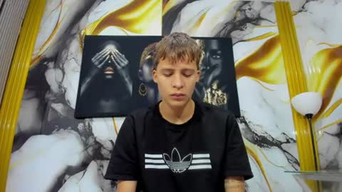 Snapshot of mono_blonde chatting on June 19, 11:47 am mono_blonde online show from June 19, 11:47 am