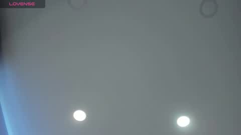 Snapshot of monserrat_girl chatting on November 25, 2:06 pm online show from November 25, 2:06 pm