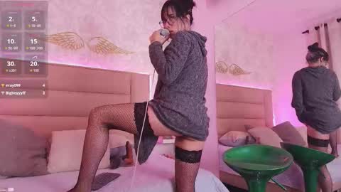 Snapshot of monserrat_towers chatting on January 10, 2:19 pm Adriana online show from January 10, 2:19 pm