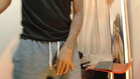 Snapshot of monsoon_the_best chatting on October 15, 2:44 am monsoon_the_best online show from October 15, 2:44 am