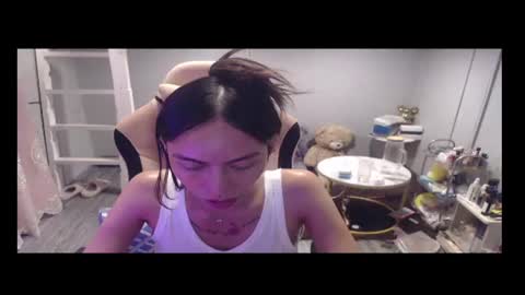 ELYSE A SIMPLE GIRL online show from February 19, 10:55 am