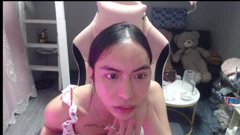 ELYSE A SIMPLE GIRL online show from April 4, 12:13 pm