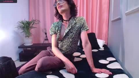 Snapshot of monsterhole91 chatting on December 21, 7:26 am Linda Darling online show from December 21, 7:26 am