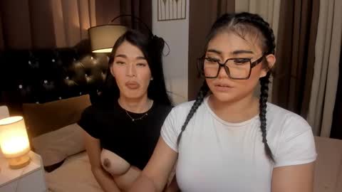 Snapshot of monstrouscockdivaontop chatting on December 18, 8:31 am Ruthie online show from December 18, 8:31 am