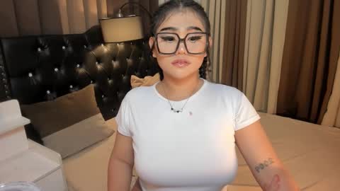 Snapshot of monstrouscockdivaontop chatting on February 19, 11:04 pm Ruthie online show from February 19, 11:04 pm