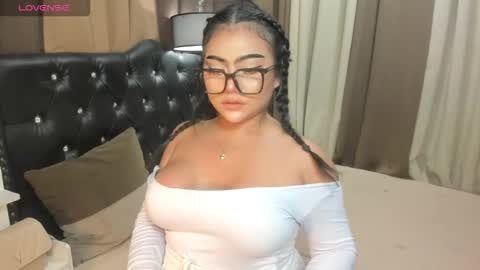 Snapshot of monstrouscockdivaontop chatting on September 19, 5:02 pm Ruthie online show from September 19, 5:02 pm