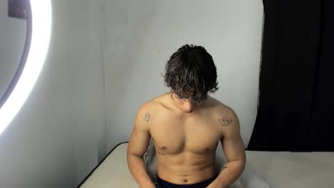 Snapshot of montes_juan chatting on September 11, 6:52 pm montes_juan online show from September 11, 6:52 pm