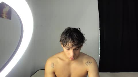 Snapshot of montes_juan chatting on September 12, 7:03 pm montes_juan online show from September 12, 7:03 pm