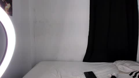 Snapshot of montes_juan chatting on September 19, 7:03 pm montes_juan online show from September 19, 7:03 pm