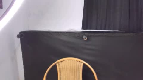 Snapshot of montes_juan chatting on September 28, 5:51 pm montes_juan online show from September 28, 5:51 pm