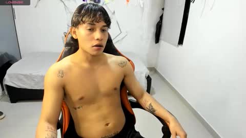 Snapshot of montes_juan chatting on October 18, 3:31 am montes_juan online show from October 18, 3:31 am