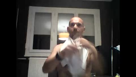 montmasse online show from April 6, 8:32 pm