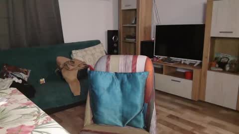 Snapshot of montserrat123 chatting on February 8, 6:22 pm Monse online show from February 8, 6:22 pm