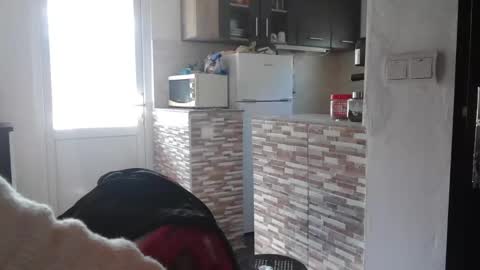 Snapshot of montserrat123 chatting on February 9, 10:31 am Monse online show from February 9, 10:31 am