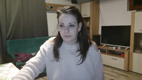 Snapshot of montserrat123 chatting on February 11, 5:18 pm Monse online show from February 11, 5:18 pm