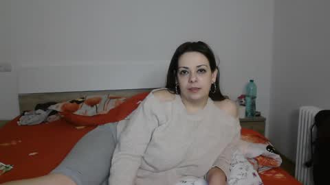 Snapshot of montserrat123 chatting on February 11, 8:20 pm Monse online show from February 11, 8:20 pm