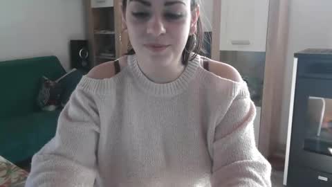 Snapshot of montserrat123 chatting on February 12, 11:29 am Monse online show from February 12, 11:29 am