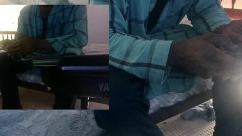 Snapshot of montydxxx2 chatting on June 11, 8:23 am montydxxx2 online show from June 11, 8:23 am