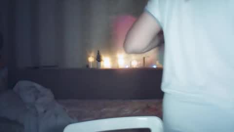 moodiemira online show from December 18, 2:28 am