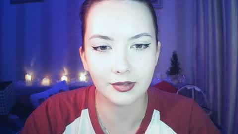 moodiemira online show from January 15, 7:50 pm