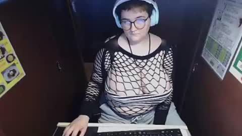 Moo Jay online show from December 22, 11:11 am