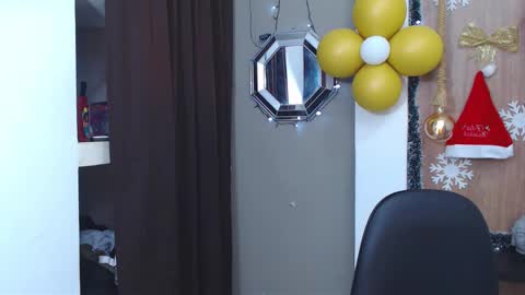 moon_and_fire_ online show from November 27, 4:25 am