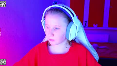 Lola online show from December 2, 5:41 pm