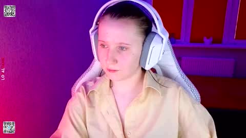 Lola online show from March 16, 2:43 pm