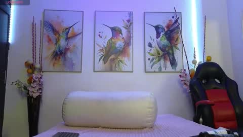 Snapshot of moon_celeste chatting on January 8, 7:27 pm Moon online show from January 8, 7:27 pm