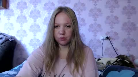Snapshot of moon_linght000 chatting on June 7, 5:33 am moon_linght000 online show from June 7, 5:33 am