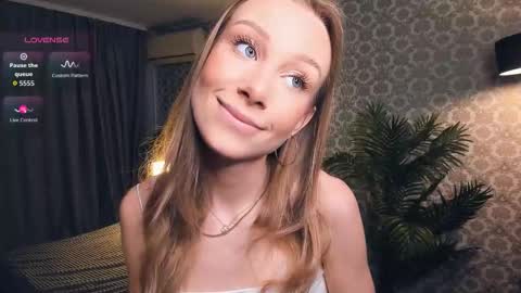 Snapshot of moon_puzzles chatting on March 21, 11:26 am moon_puzzles online show from March 21, 11:26 am