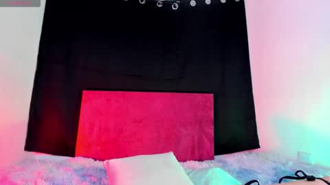 Snapshot of moon_sofii chatting on December 16, 7:08 pm Sofii model Independent online show from December 16, 7:08 pm