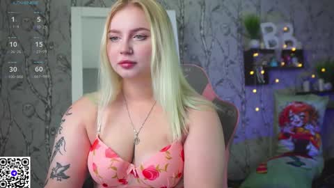 Emilia online show from December 15, 9:13 am