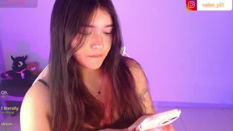 Snapshot of moonbella_bell chatting on April 28, 4:06 am bell online show from April 28, 4:06 am