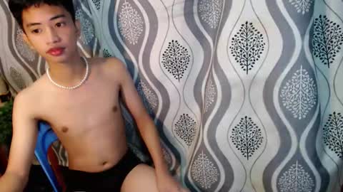 Snapshot of moonboy398577 chatting on December 21, 12:23 pm Josh online show from December 21, 12:23 pm