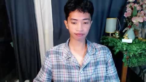 Snapshot of moonboy398577 chatting on January 10, 7:54 am Josh online show from January 10, 7:54 am