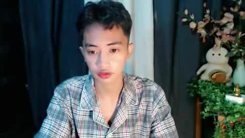 Snapshot of moonboy398577 chatting on January 17, 12:21 pm Josh online show from January 17, 12:21 pm