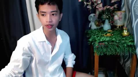 Snapshot of moonboy398577 chatting on February 12, 8:31 am Josh online show from February 12, 8:31 am