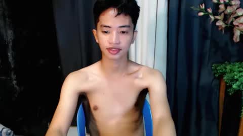 Snapshot of moonboy398577 chatting on February 19, 8:21 am Josh online show from February 19, 8:21 am