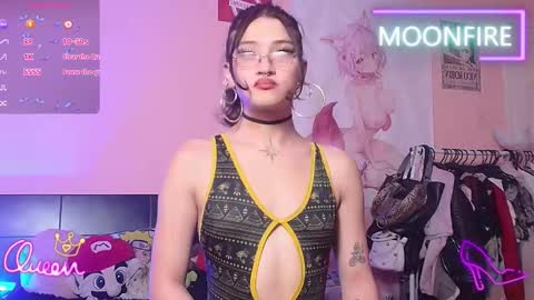 Snapshot of moonfiredance chatting on December 21, 2:41 am Nicky online show from December 21, 2:41 am