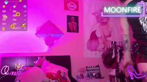 Snapshot of moonfiredance chatting on March 3, 10:10 am Nicky online show from March 3, 10:10 am