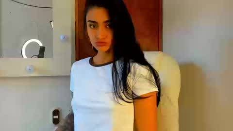 moonie_baddie31 online show from September 11, 6:19 pm