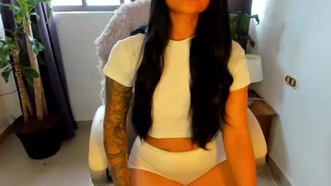 moonie_baddie31 online show from September 28, 6:13 pm