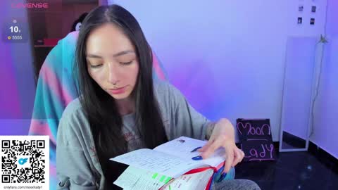 MOON  online show from December 7, 12:19 am