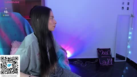 MOON  online show from December 7, 3:25 am