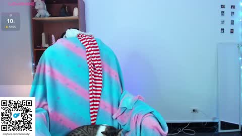 MOON  online show from December 18, 3:04 am